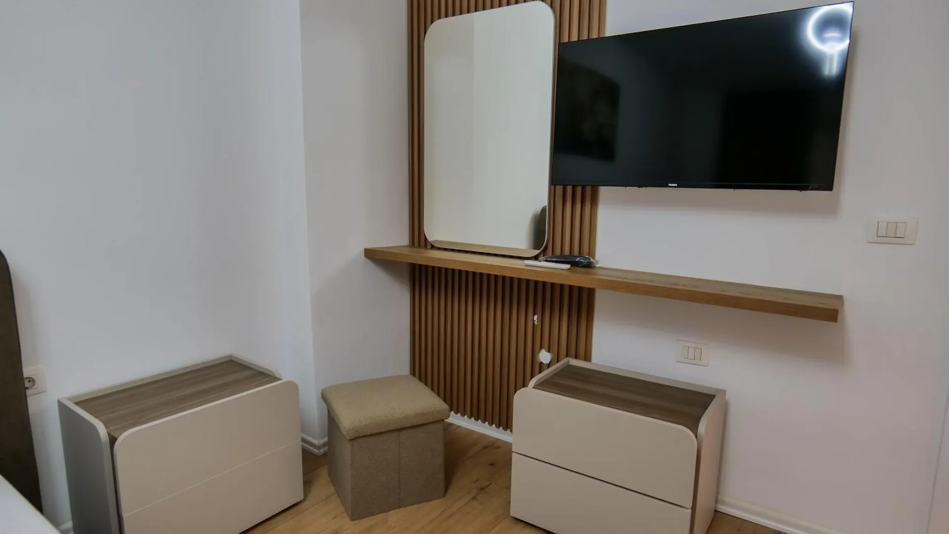 Xhejn'S Apartament 23 دراس ألبانيا