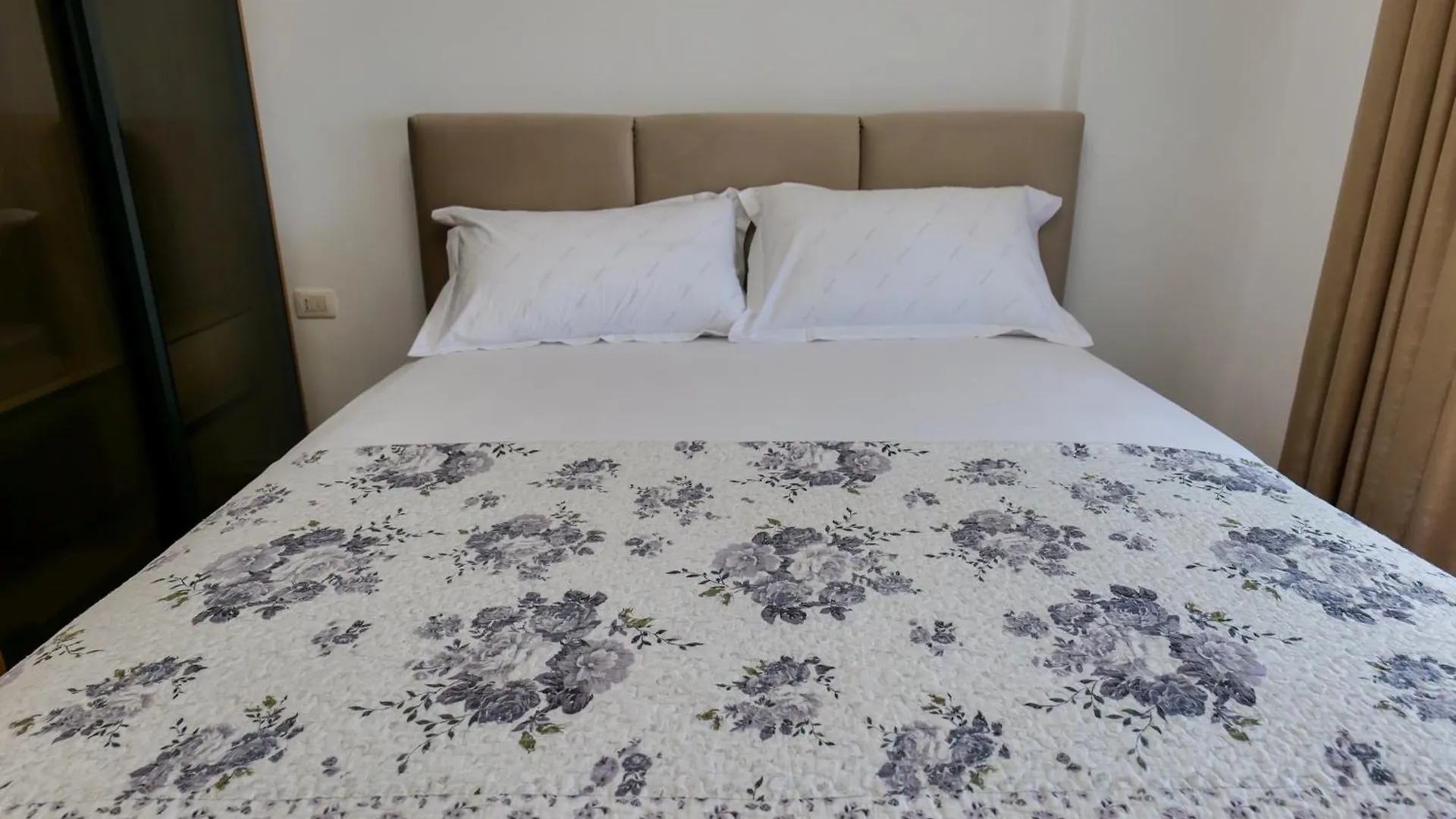 Xhejn'S Apartament 23 دراس